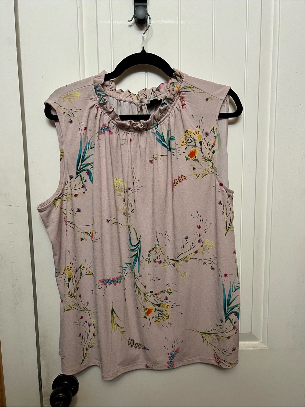 Sleeveless Floral Ruffle-Neck Top - Blush Pink Women’s PXXL